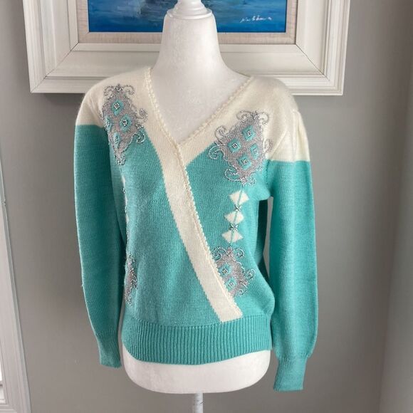 Vintage Jocelyn Smith Petites Angora Embroidered Blue Cream Vneck Sweater - Picture 2 of 12